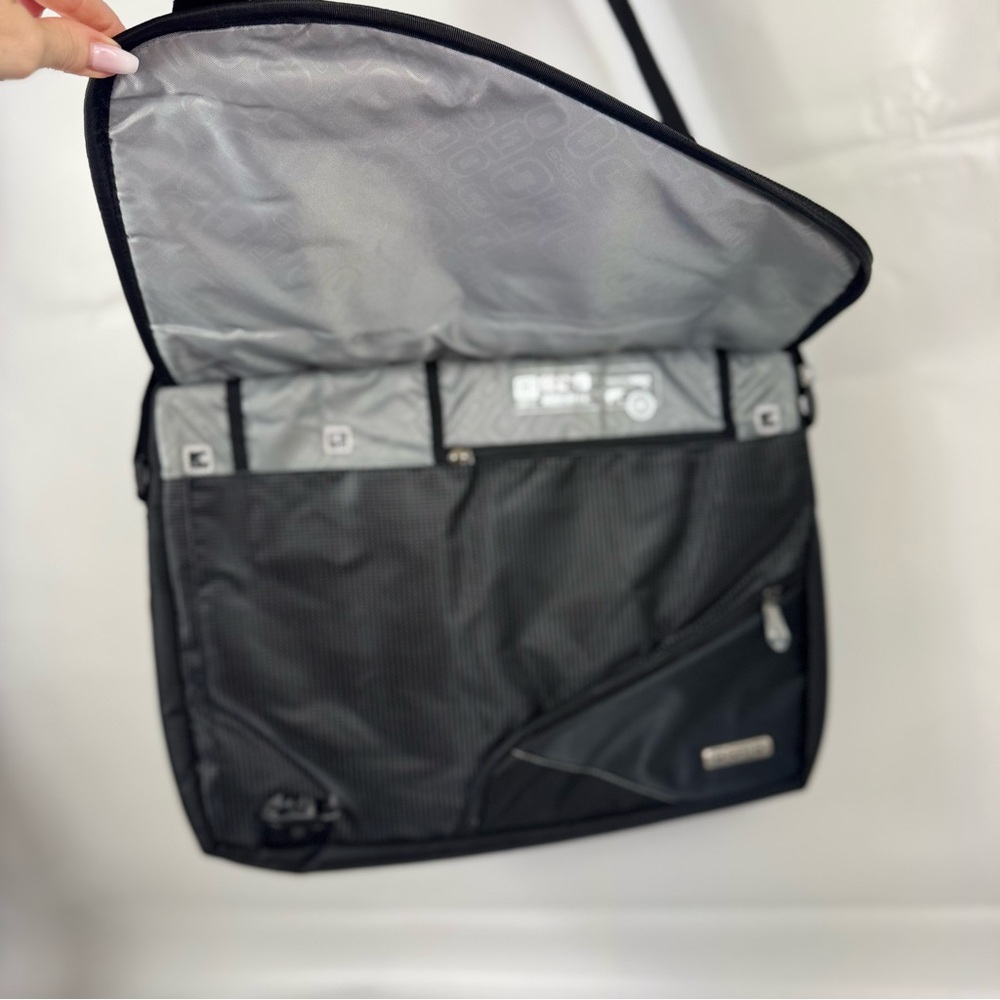 NWT Ogio Voyager Messenger Bag checkpoint friendly laptop sleeve luggage sleeve - Picture 12 of 16